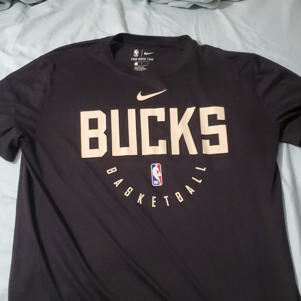Large and x large t shirts. - Picture 3 of 16